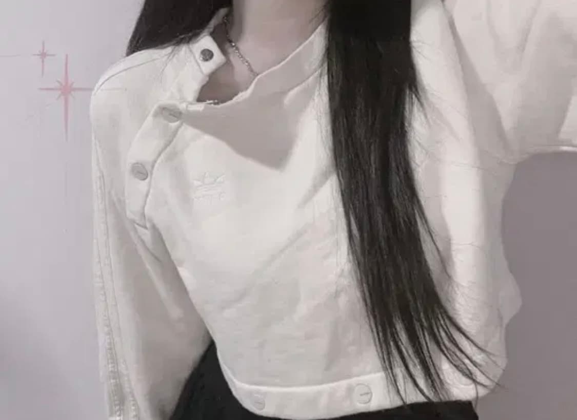 아디다스 크롭 맨투맨 아이보리💛 상품이미지1