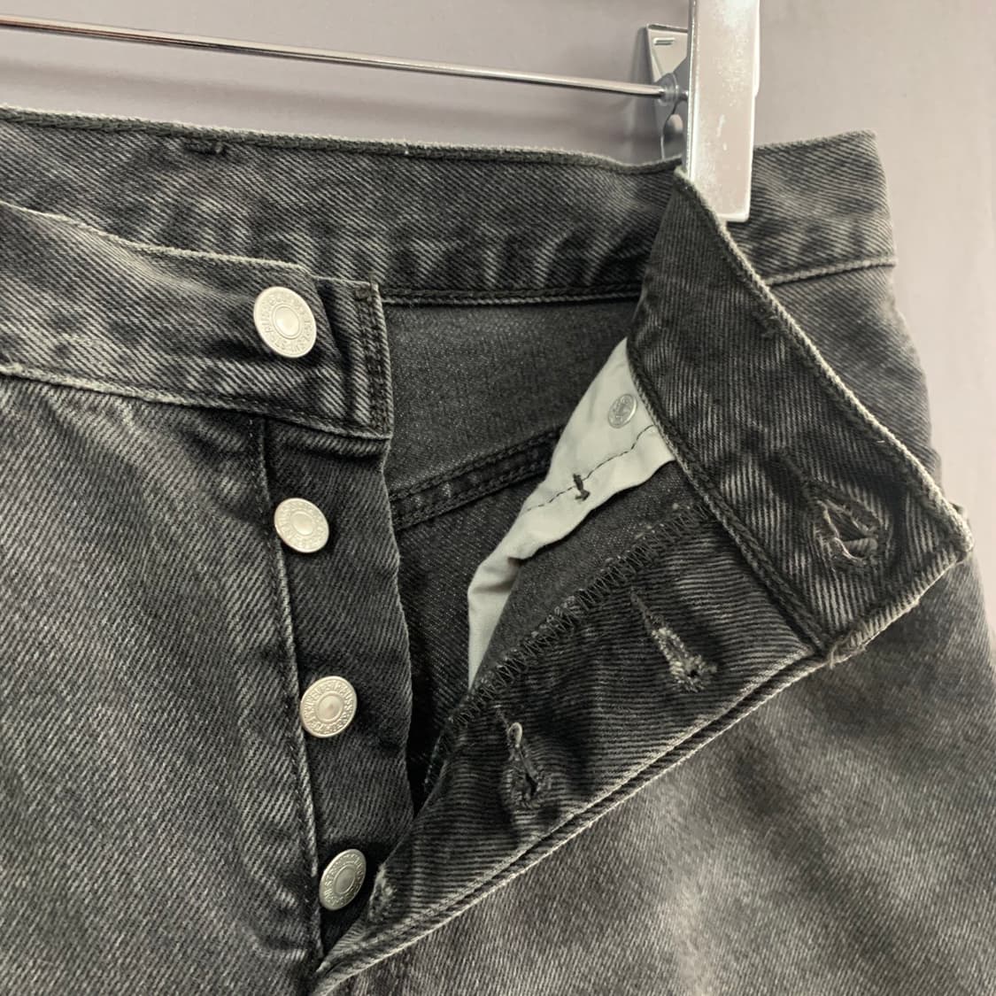 26인치 리바이스 501 90s 흑청 데님쇼츠 청반바지 상품이미지5