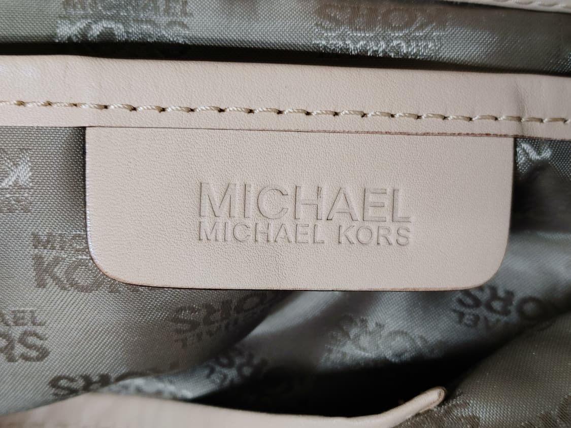 MICHAEL KORS 마이클 코어스 천연소가죽 골드 오픈 빅토트백 상품이미지7