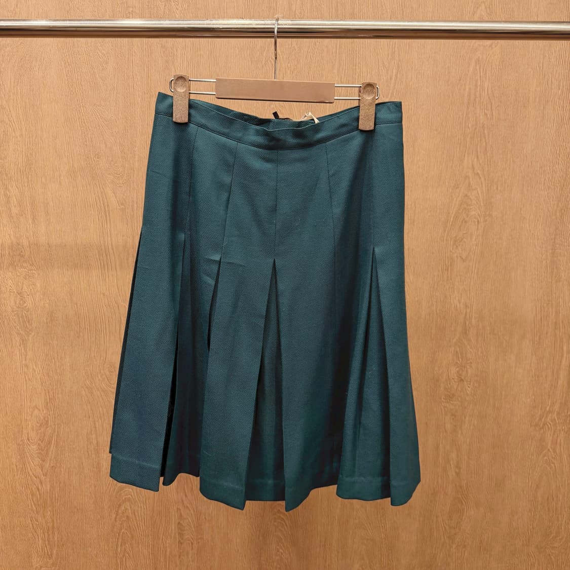 버버리 플리츠 미디 스커트 벨트 스트랩 지퍼 무지 디테일 A라인 그린 상품이미지3