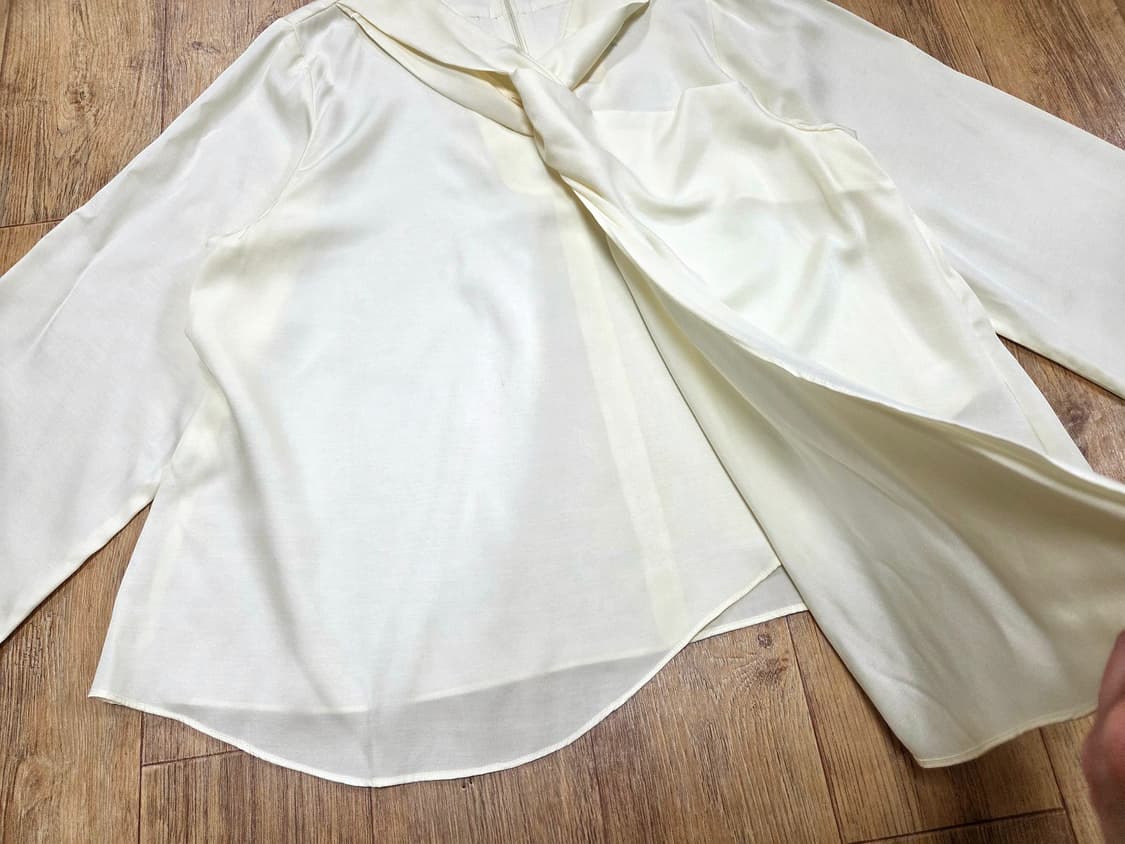 허앤쉬(her&she) 트위스트 레이어 블라우스 프리사이즈 새상품  상품이미지6