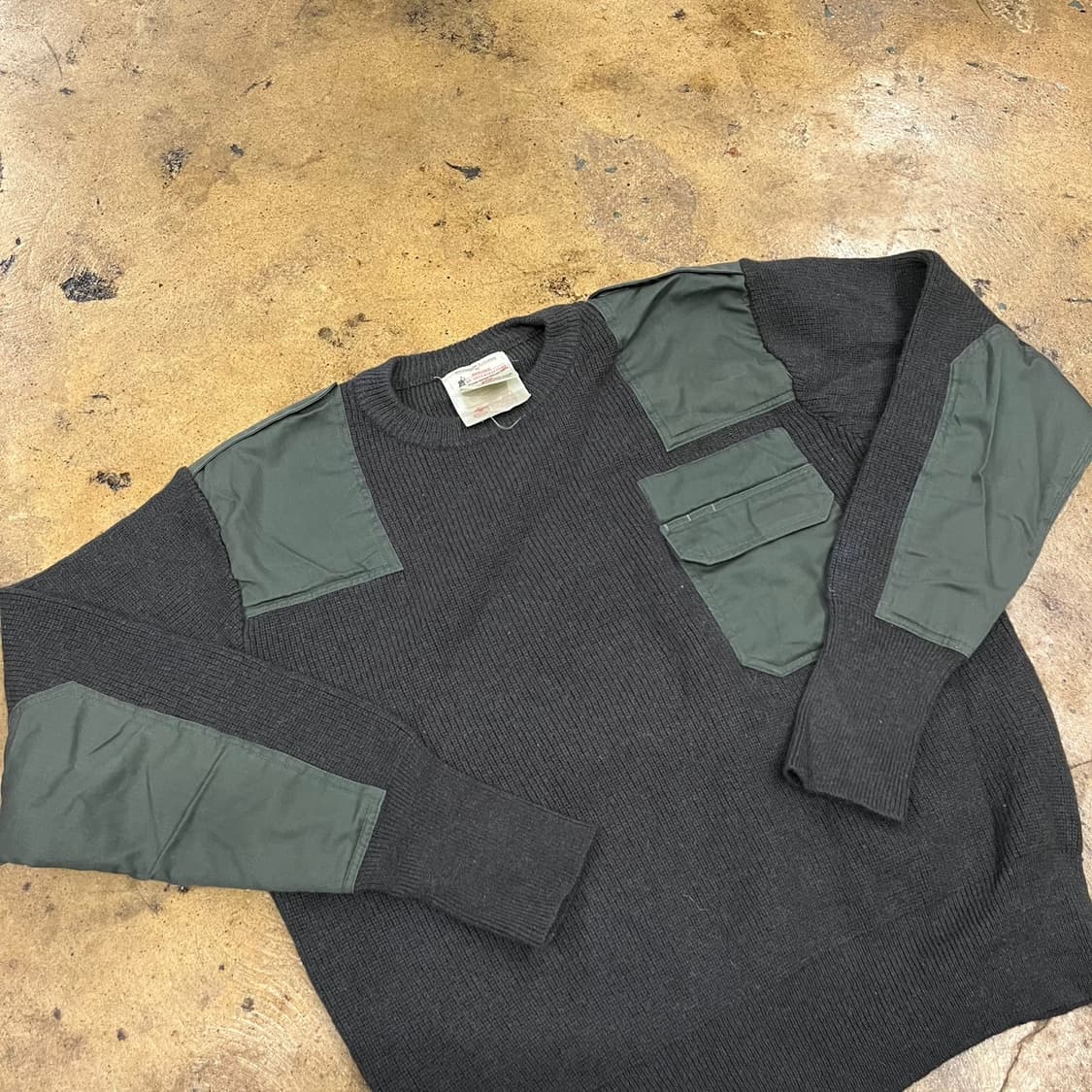 [정품/44] 코만도 밀리터리 패치 니트 b16 상품이미지1