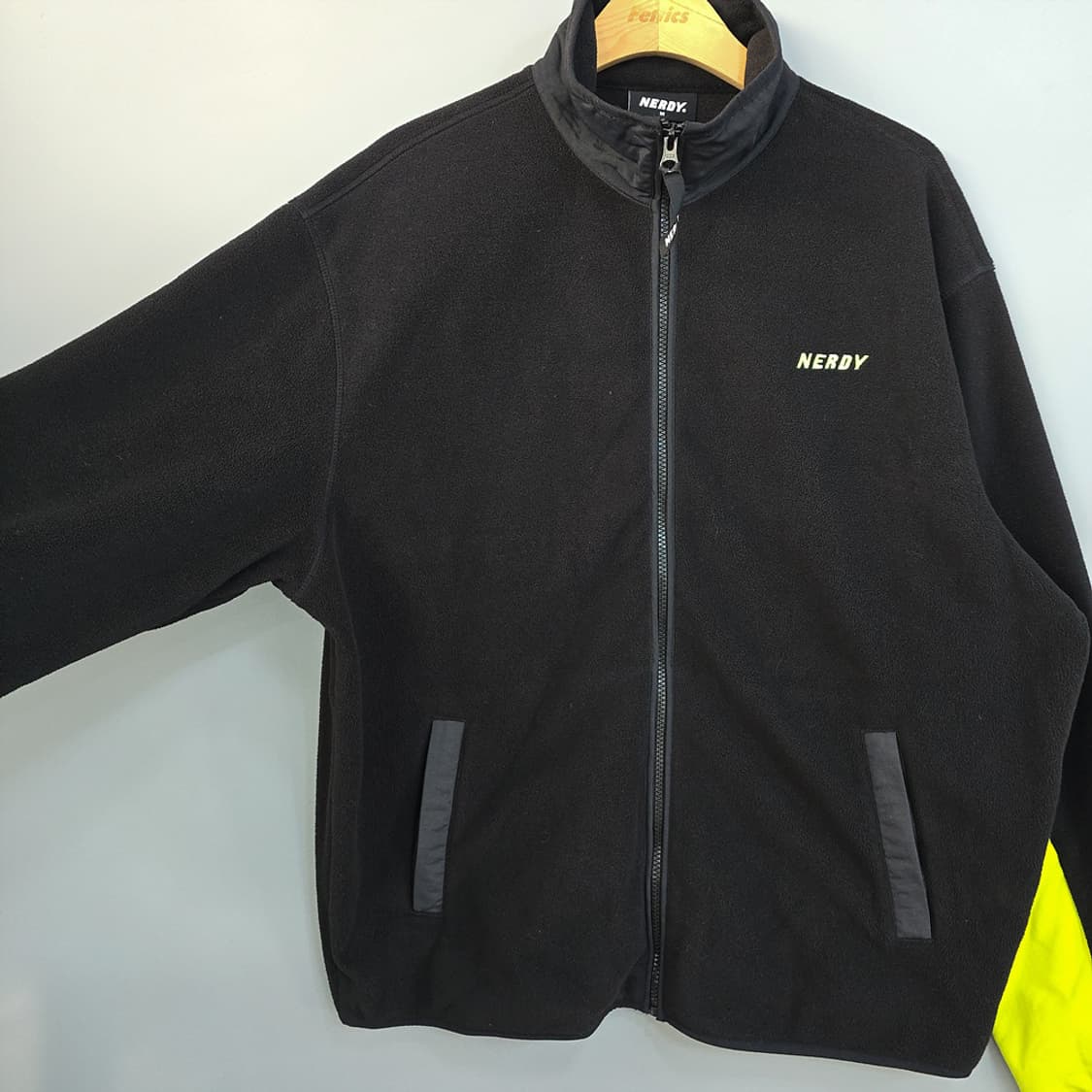 널디(NERDY) 배색 플리스 집업 블랙 M 상품이미지4