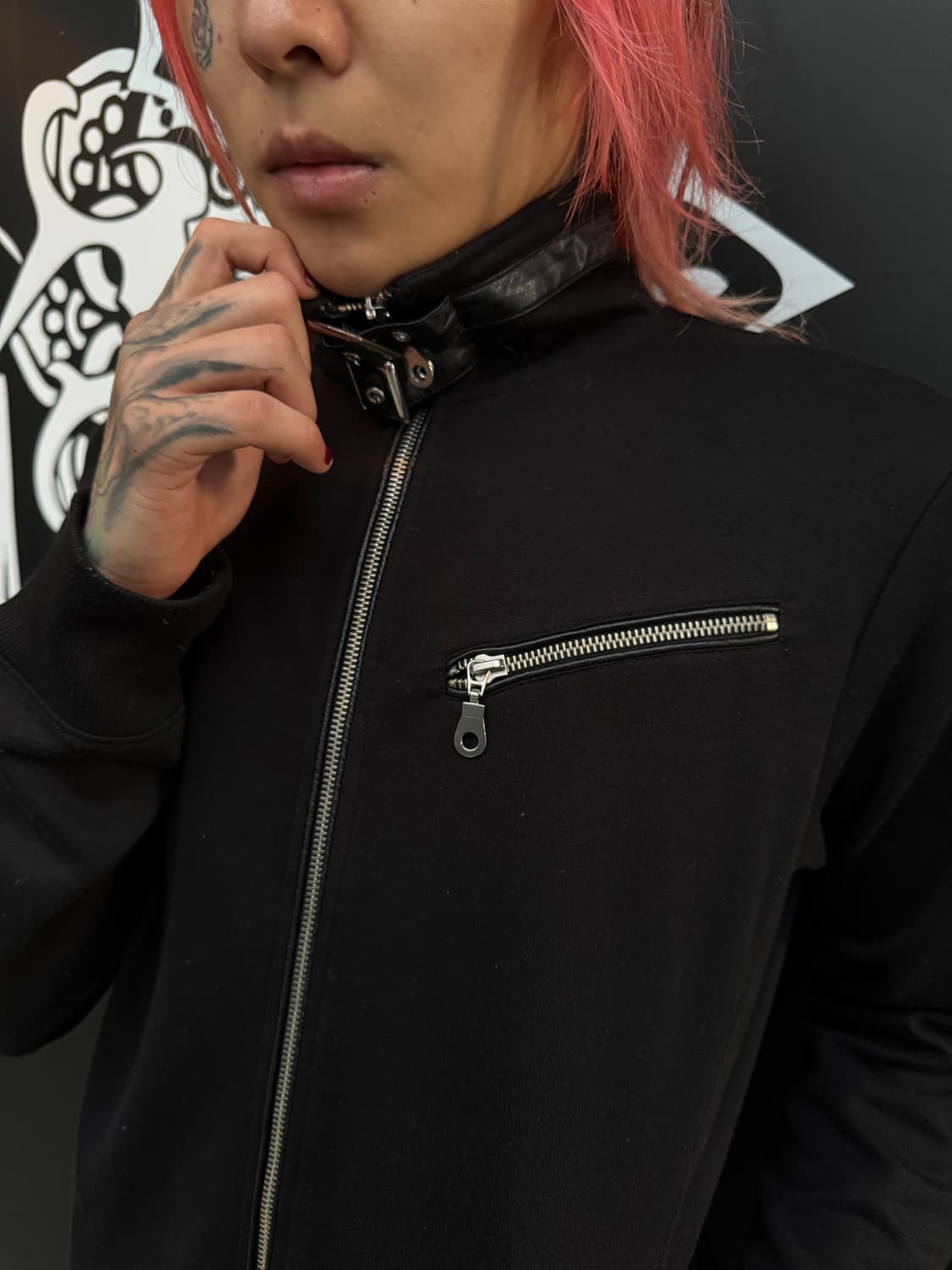 Black high-neck 2-strap zip-up jacket 상품이미지1
