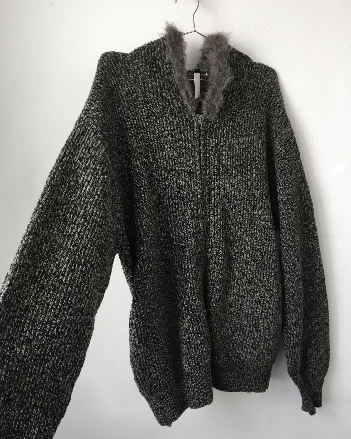 Fake fur hood ribbed knit zip up 상품이미지4