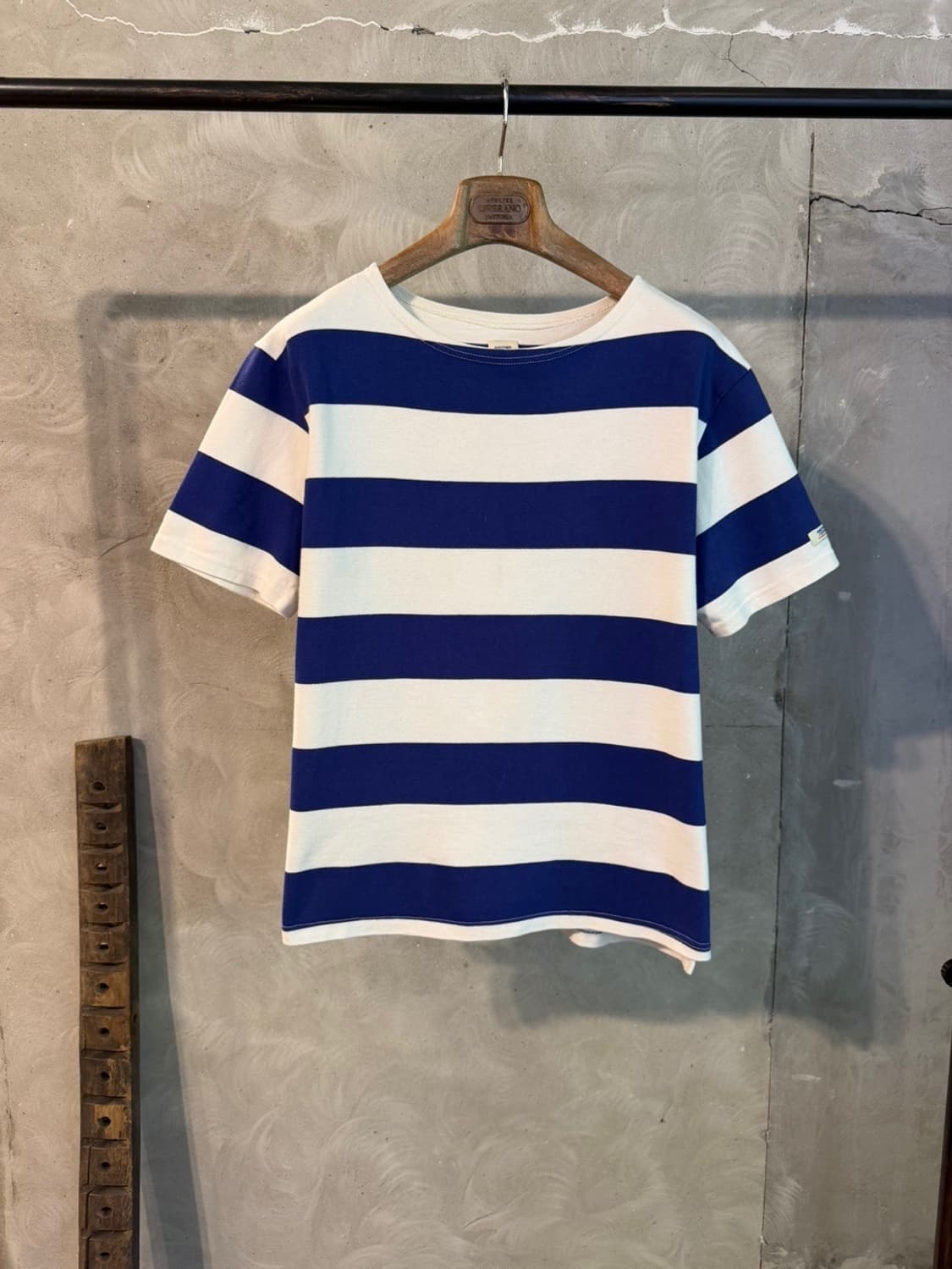 어나더오피스 스트라이프 티셔츠 100 상품이미지1