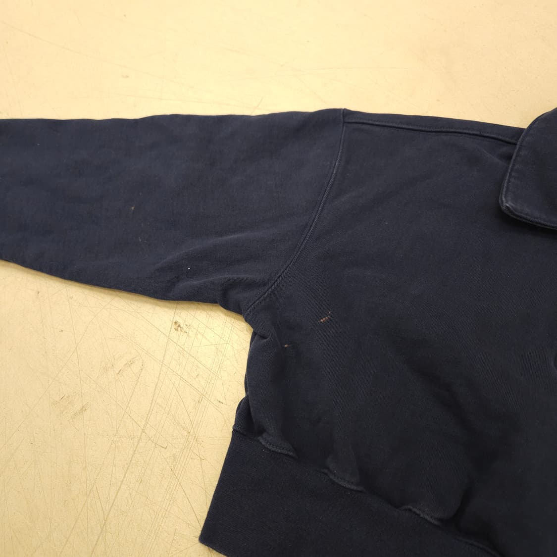 마리떼프랑소와저버 네이비 크롭 반집업 맨투맨 상품이미지2