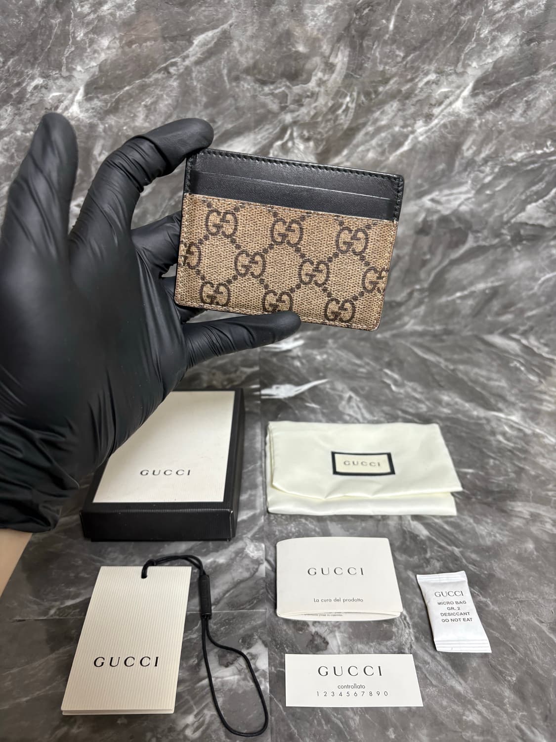 구찌 베스트리에 킹스네이크 카드지갑 상품이미지2