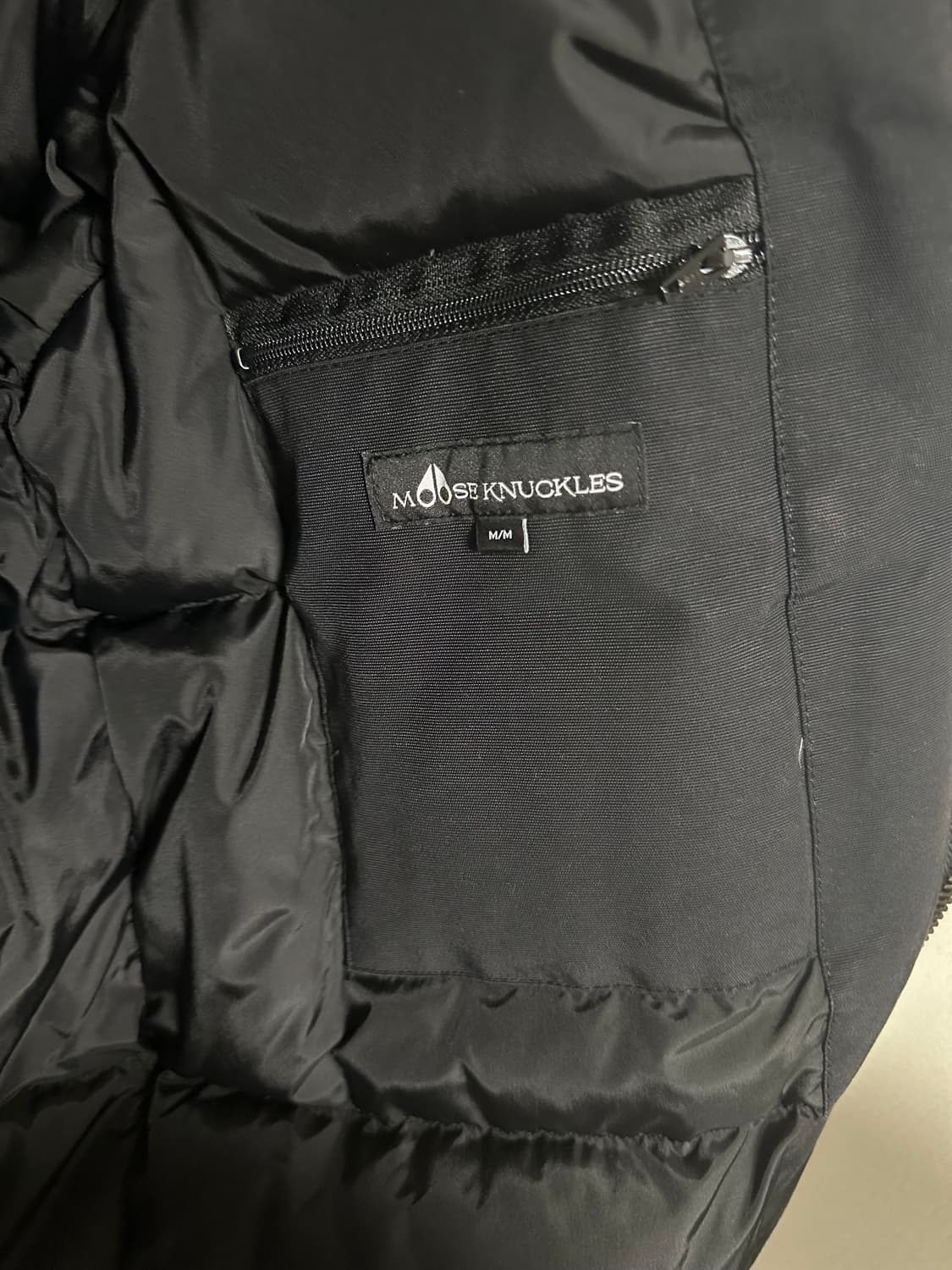 무스너클 스틸링 블랙 폭스퍼 구스다운 롱패딩 사이즈M(100-105) 상품이미지10