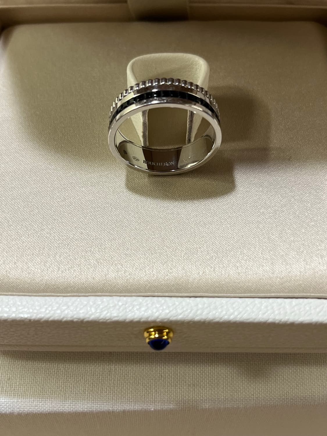 부쉐론 콰트로 블랙 에디션 스몰 링 63호 상품이미지4