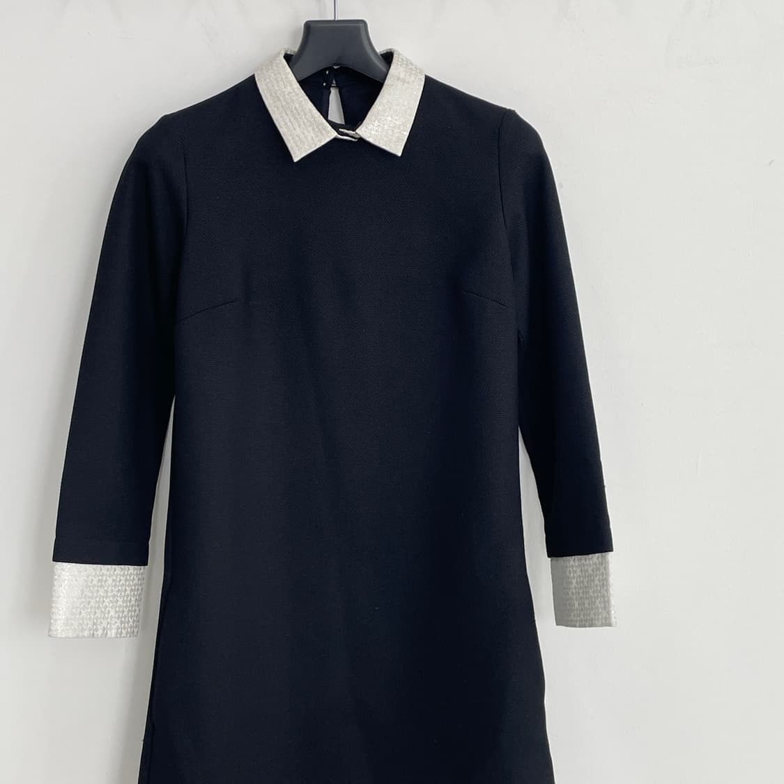 마쥬 블랙 미디 원피스 상품이미지1