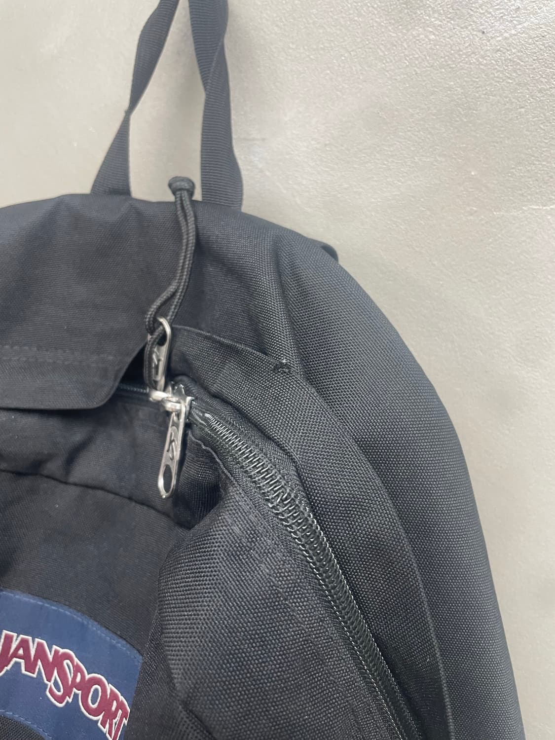 잔스포츠 검정 백팩 가방 상품이미지2