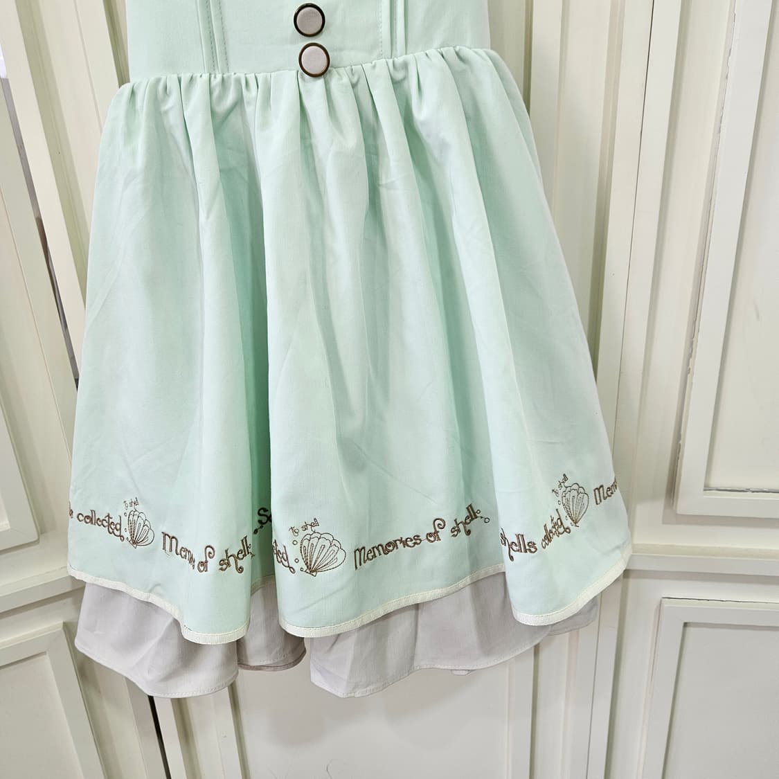 애로우(ARROW) 민트 조개 자수 점퍼 원피스 상품이미지3