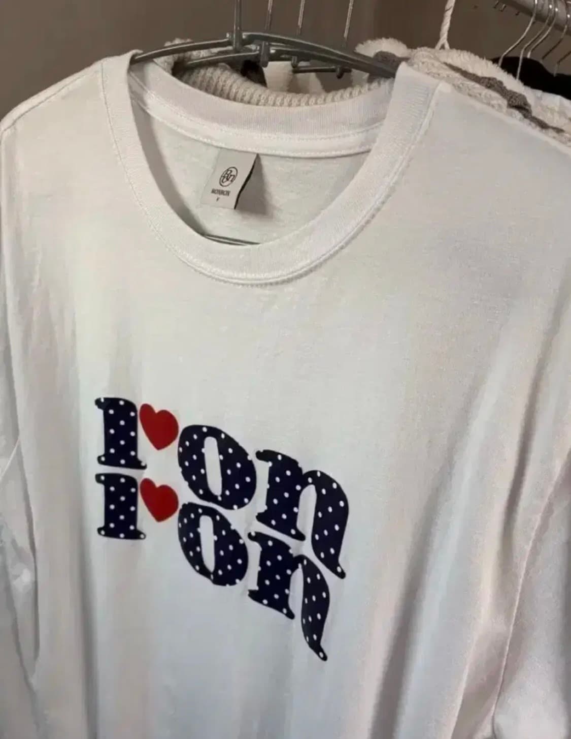 론론 화이트 반팔 티셔츠 상품이미지5