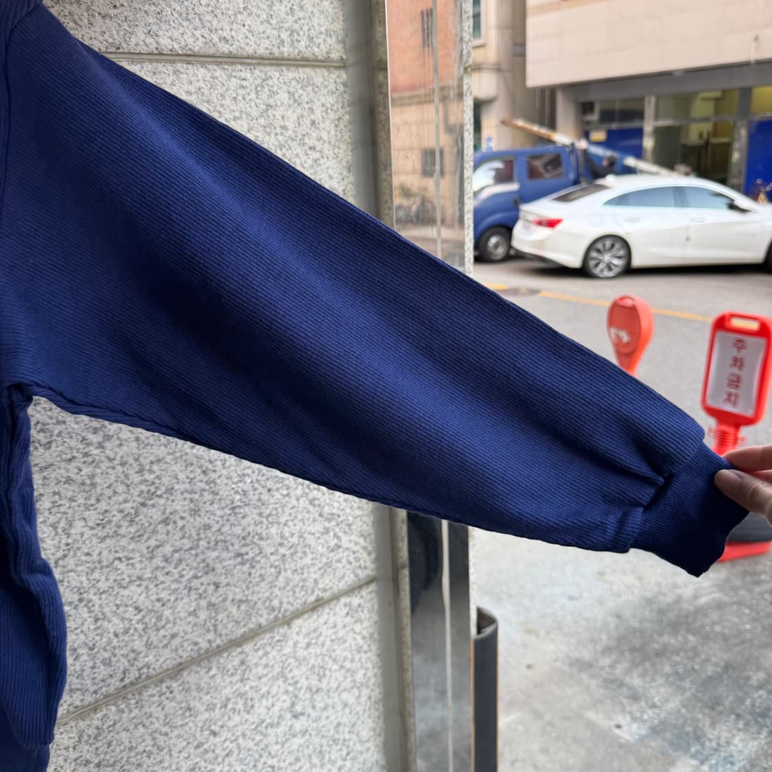 90s 아디다스 스펠 로고 코튼 반집업 니트 상품이미지7