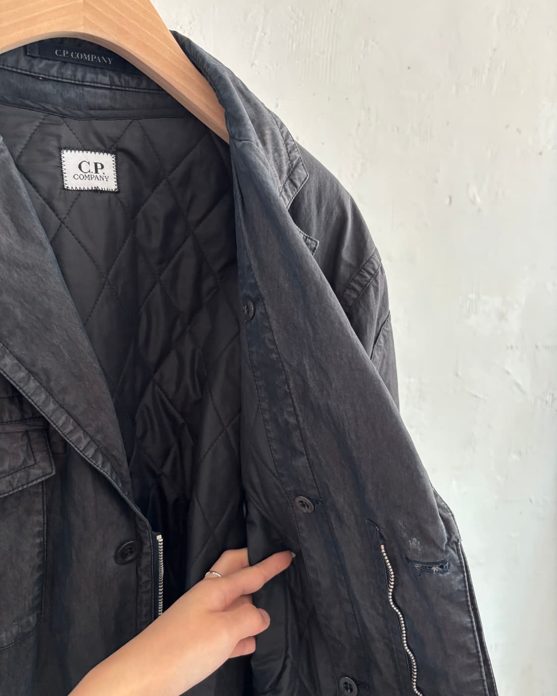 C.P. Company 씨피컴퍼니 블랙 컬러 가먼트다잉 버튼 자켓 상품이미지9