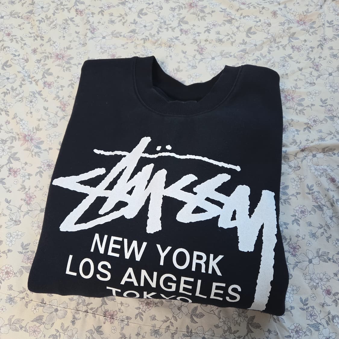 스투시 월드투어 맨투맨 XL 상품이미지1