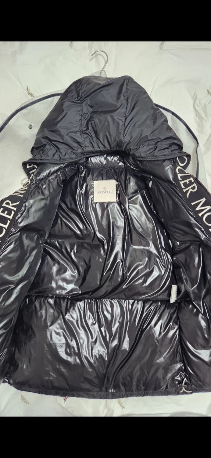 몽클레어 몽클라 2사이즈 패딩 상태 S급 상품이미지2
