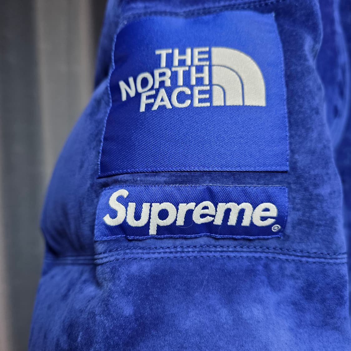 슈프림 × 노스페이스 스웨이드 눕시 L 상품이미지4