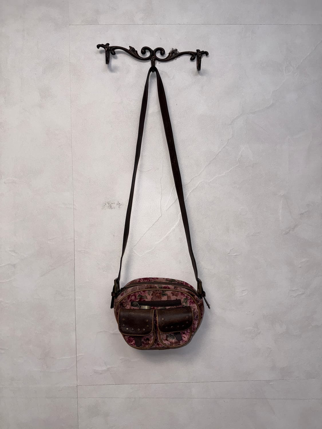 Indi pink bohemian flower velvet 크로스백  상품이미지2