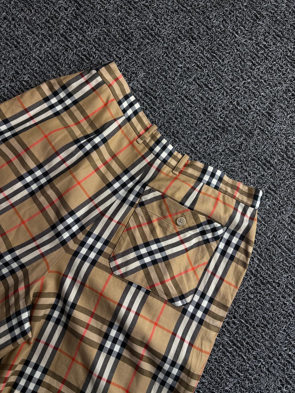 버버리 노바체크 버뮤다 비스코스 하프 팬츠 3099 상품이미지5