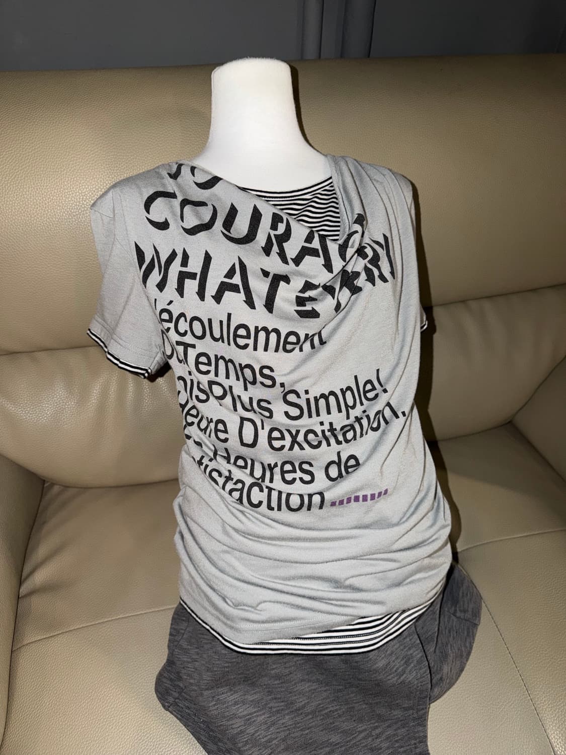 stripe layered lettering drape top 상품이미지1