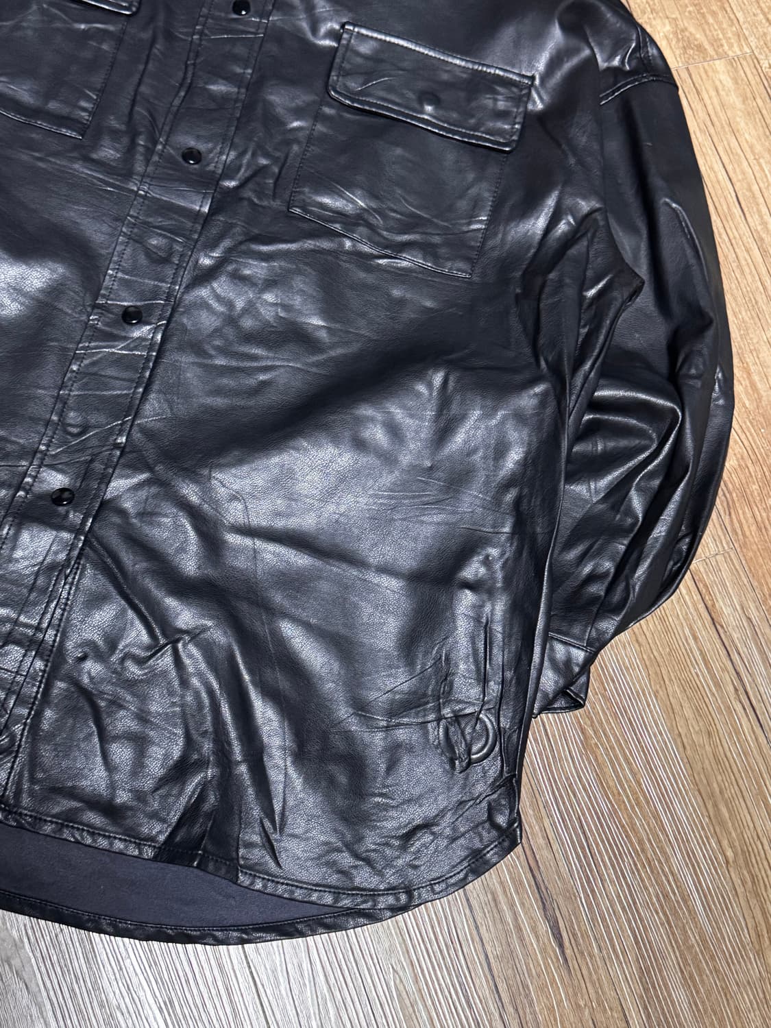 잉그 페이크 레더 버튼 셔츠 자켓 상품이미지4