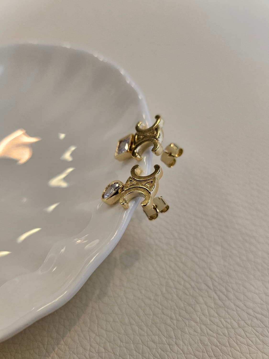 셀린느 금장 트리오페 크리스탈 귀걸이 업사이클링 상품이미지3