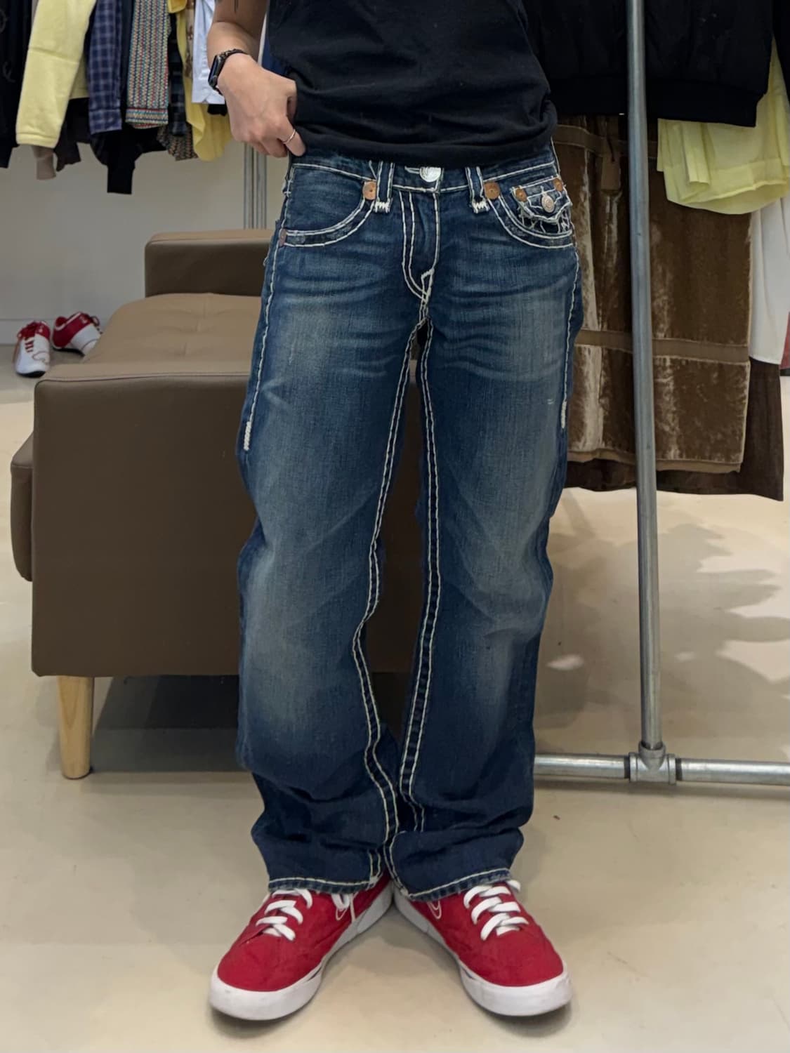 트루릴리전 빌리 슈퍼 T 부츠컷 데님 팬츠 상품이미지5