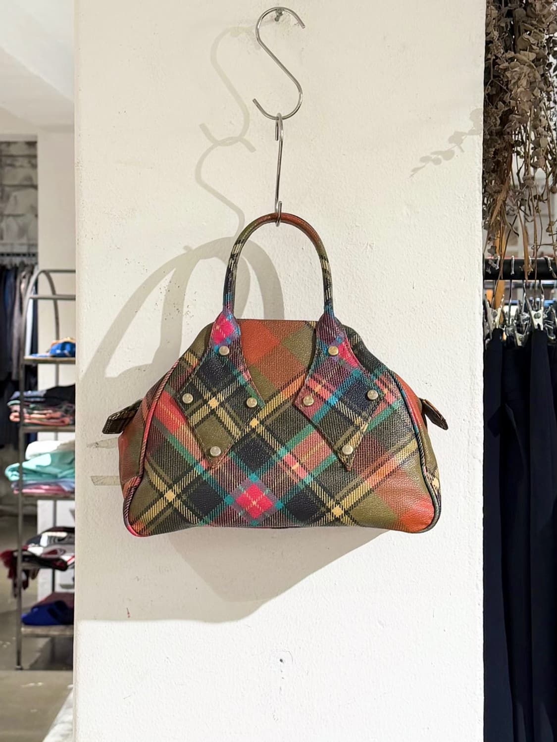 비비안웨스트우드 멀티컬러 타탄체크 패턴 토트백 상품이미지1