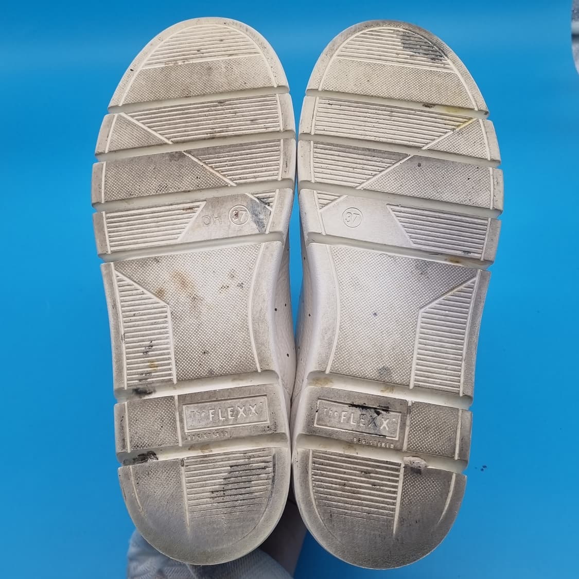 oo 닥스 스니커즈 240 상품이미지3