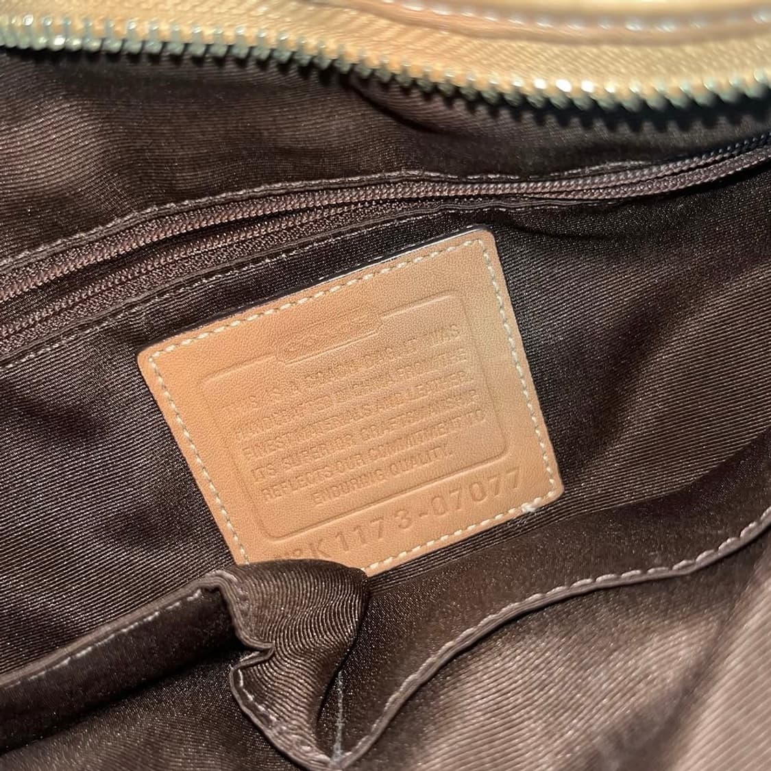 Coach 브라운 크로스백 상품이미지4