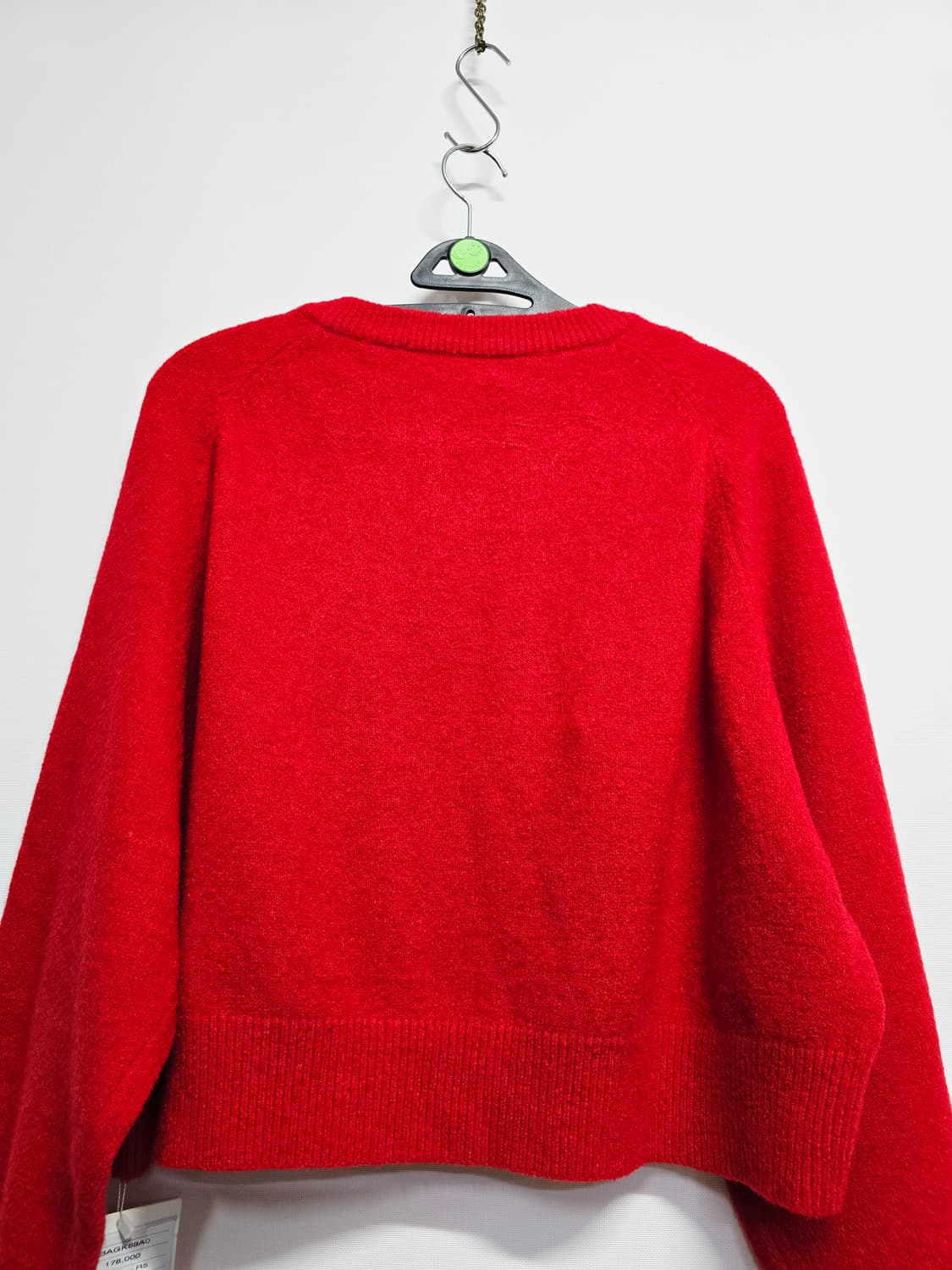 새상품 발렌시아 브이넥 크롭 니트 레드 상품이미지6