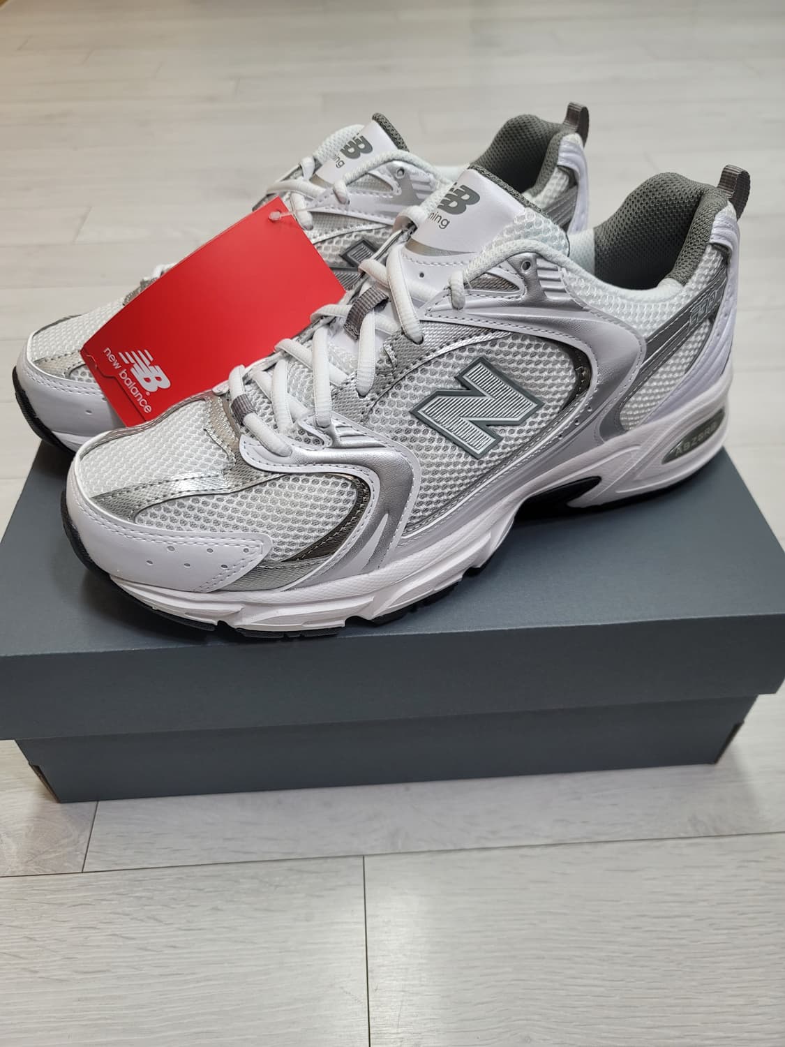 (275)뉴발란스 530 화이트 실버[대전 직거래도 가능] 상품이미지4