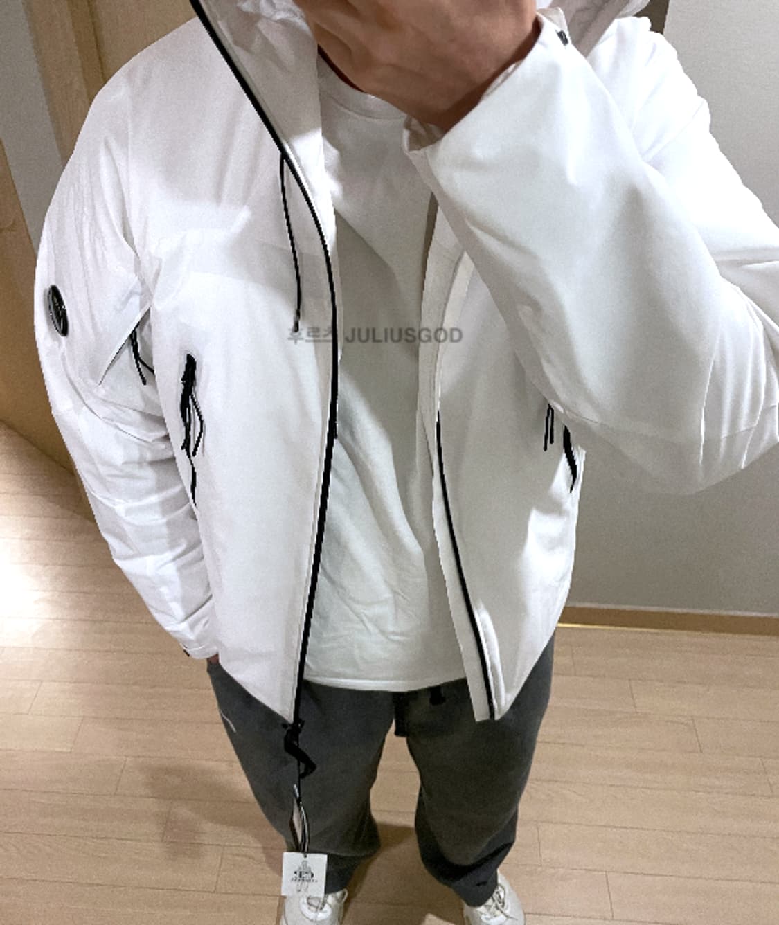 [105/새제품] CP컴퍼니 프리마로프트 하이넥 숏패딩 씨피컴퍼니 상품이미지8