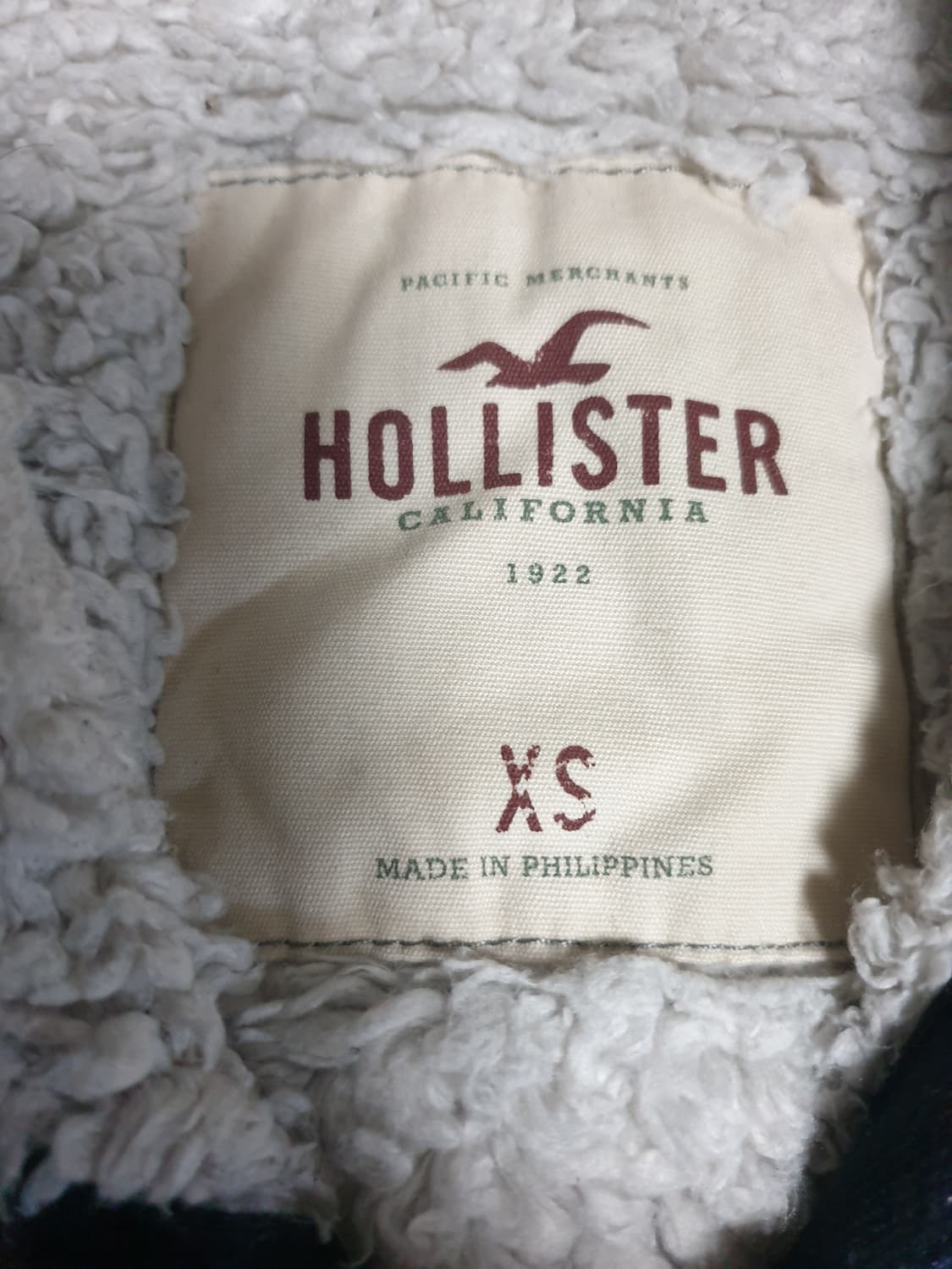 (빈티지) 홀리스터 딱붙핏 레터링 패치 양털안감 후드집업 네이비 (XS) 상품이미지4