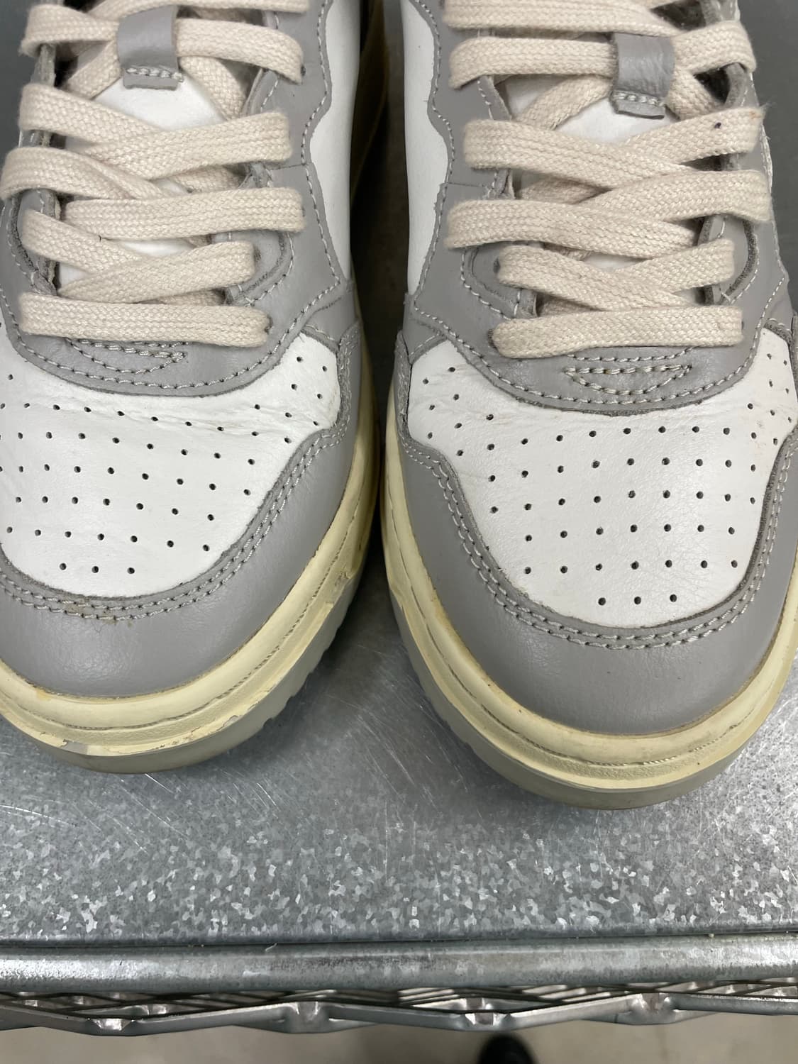 오트리 메달리스트 미드 레더 그레이 화이트 38 상품이미지7