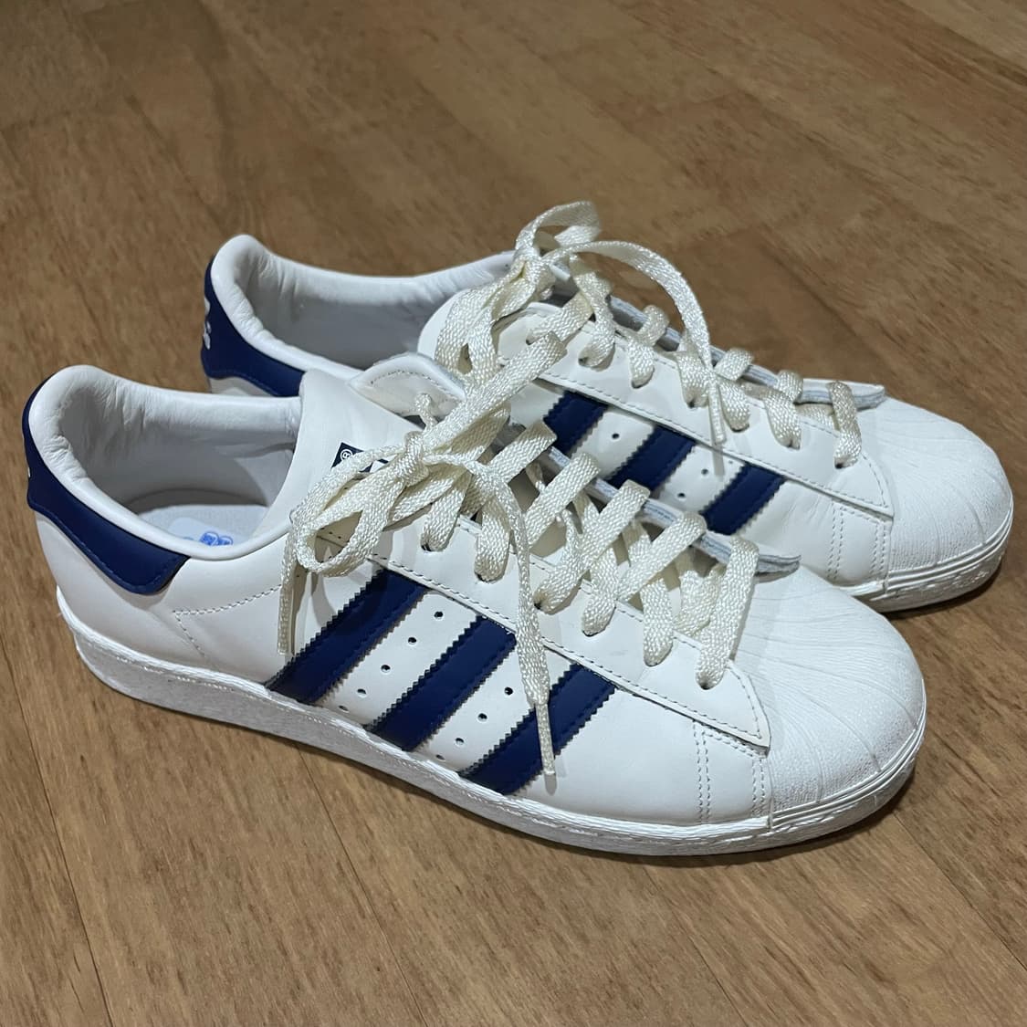 아디다스 슈퍼스타82 스니커즈 260-265 상품이미지1