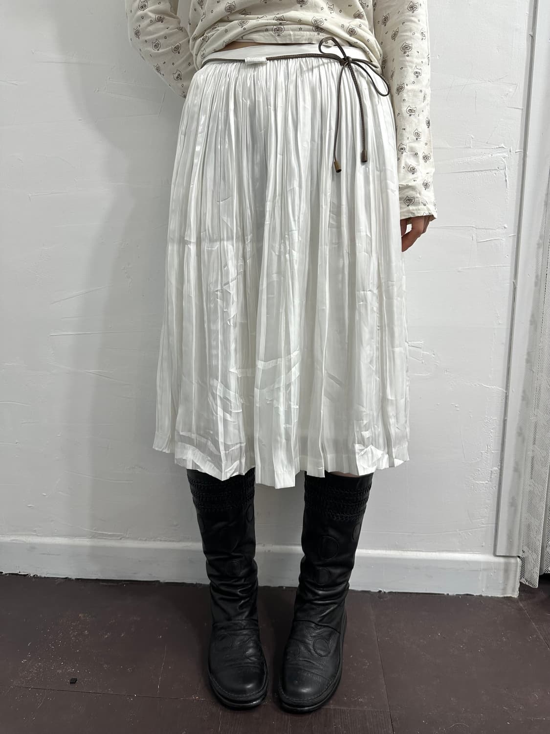 white glossy skirt 상품이미지3