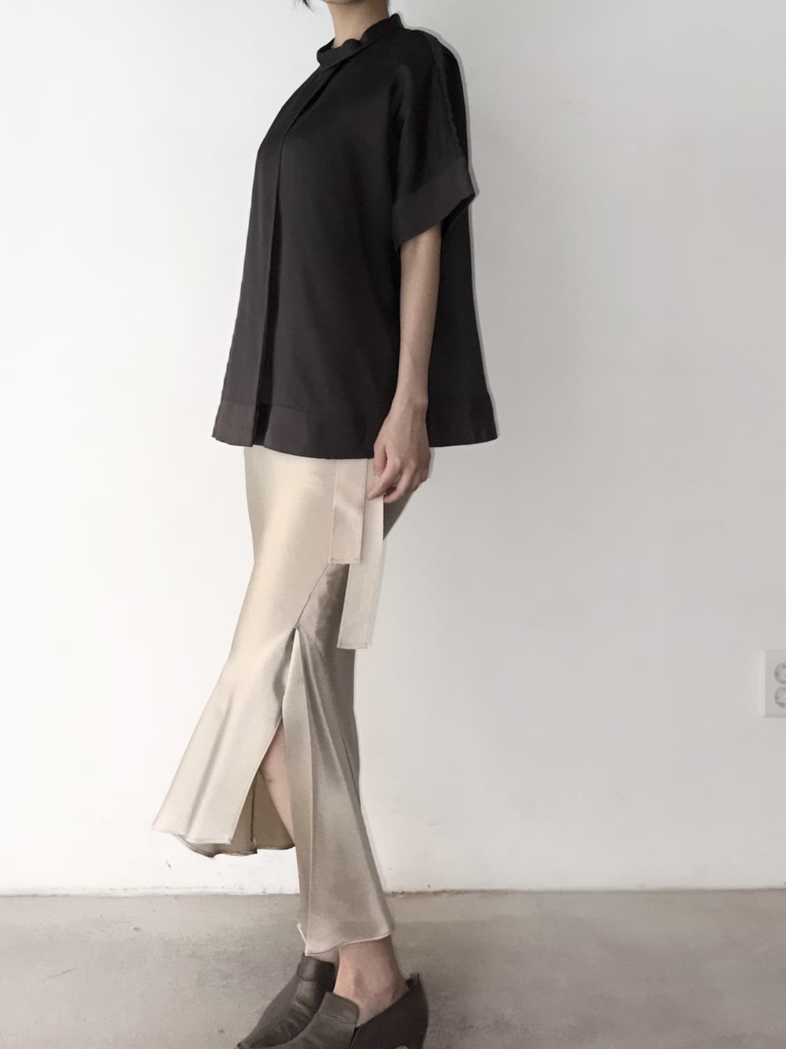 Organza split classic blouse / khaki 상품이미지7