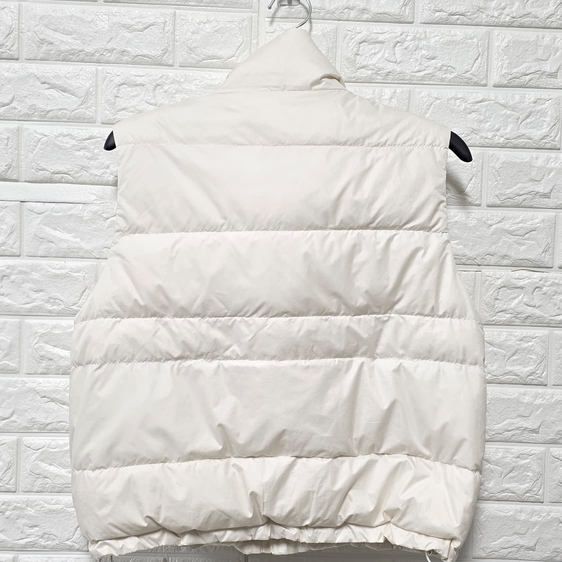 택포// DKNY 패딩 조끼 S 상품이미지4