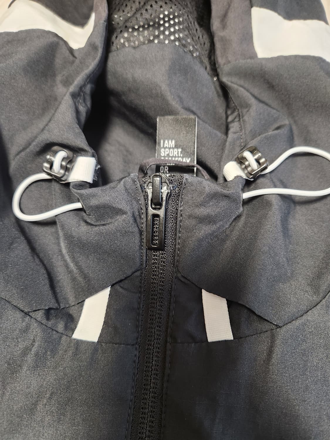 아디다스 우븐 바람막이 W.N.D. GF4015 윈드러너 사이즈95 m
 상품이미지4