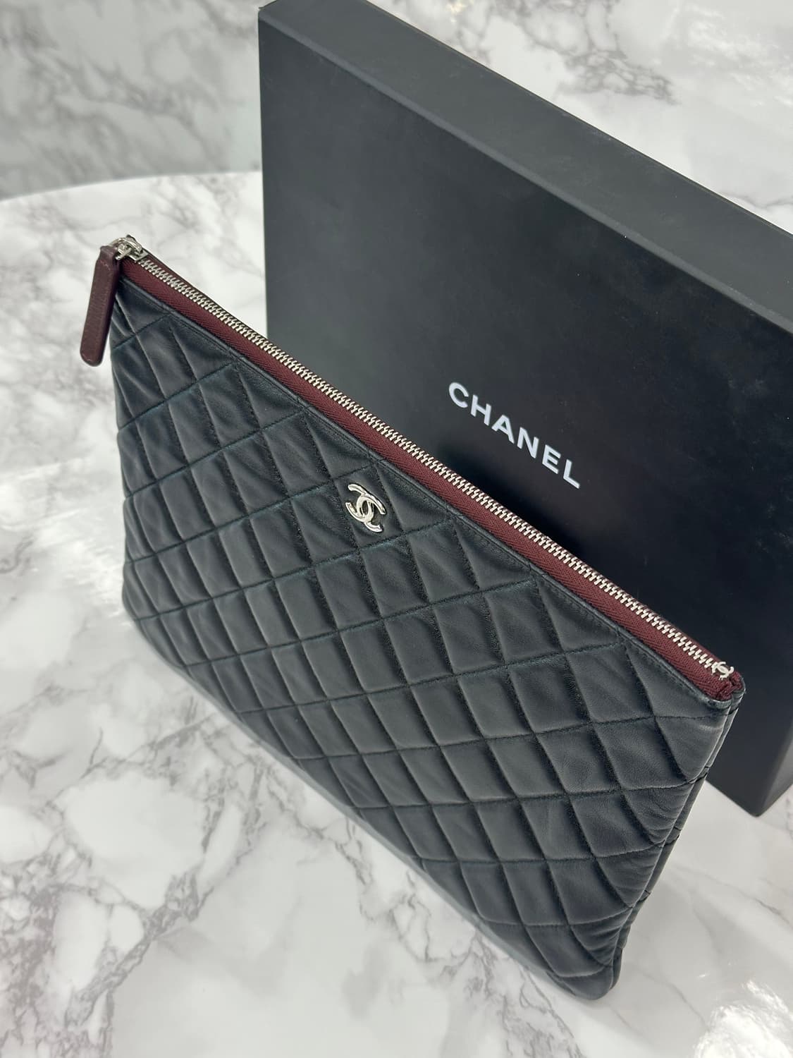 [풀구성] 샤넬 클래식 미디움 카프스킨 실버 클러치 상품이미지7