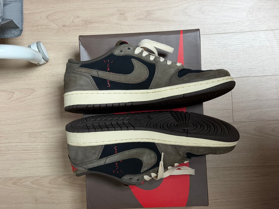 나이키 에어조던1 트래비스 스캇 로우 OG 280사이즈 상품이미지3