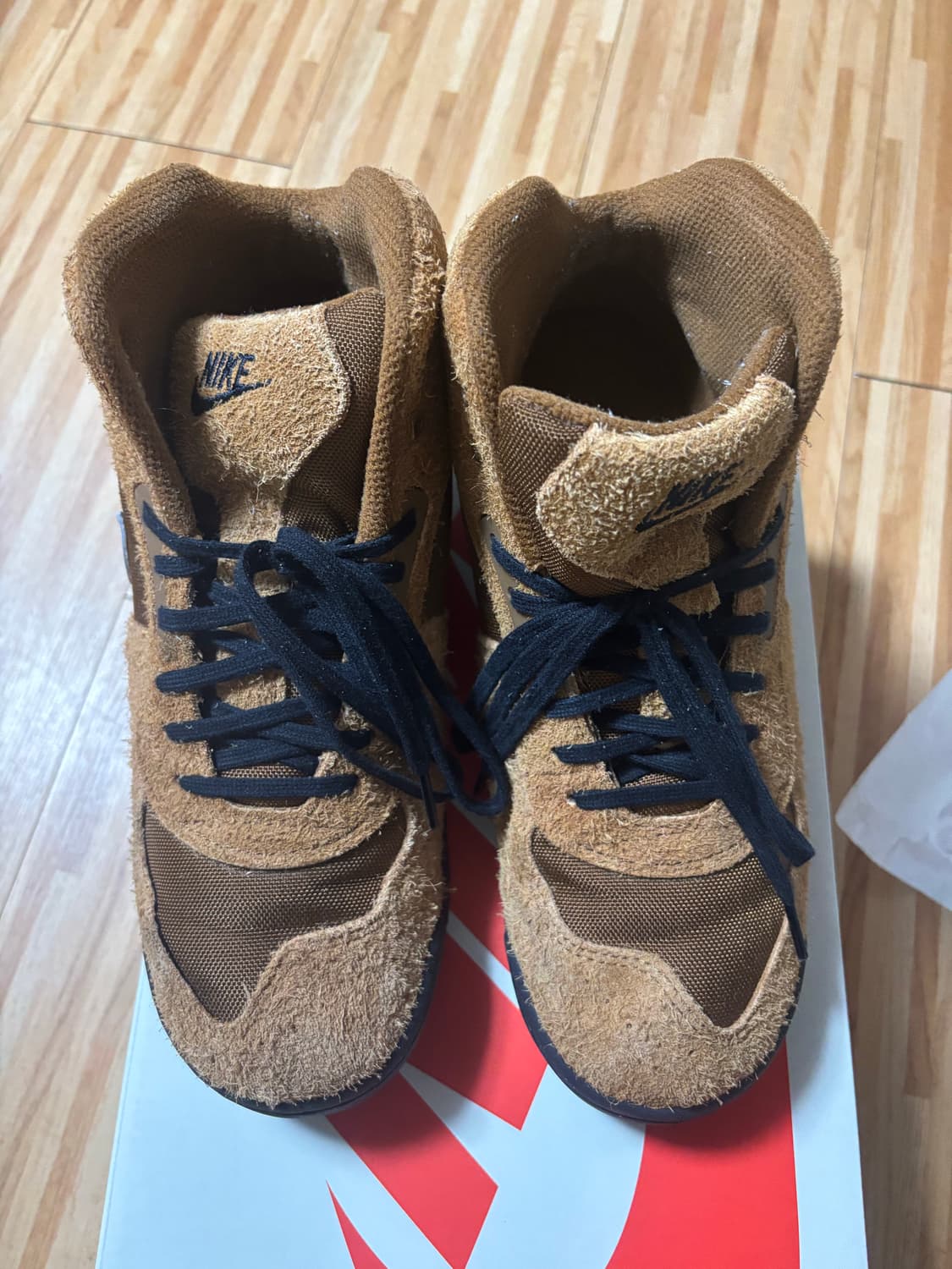 280) 나이키 x 스투시 에어 발토로 라이트 브리티시 탄 앤 블랙 상품이미지2