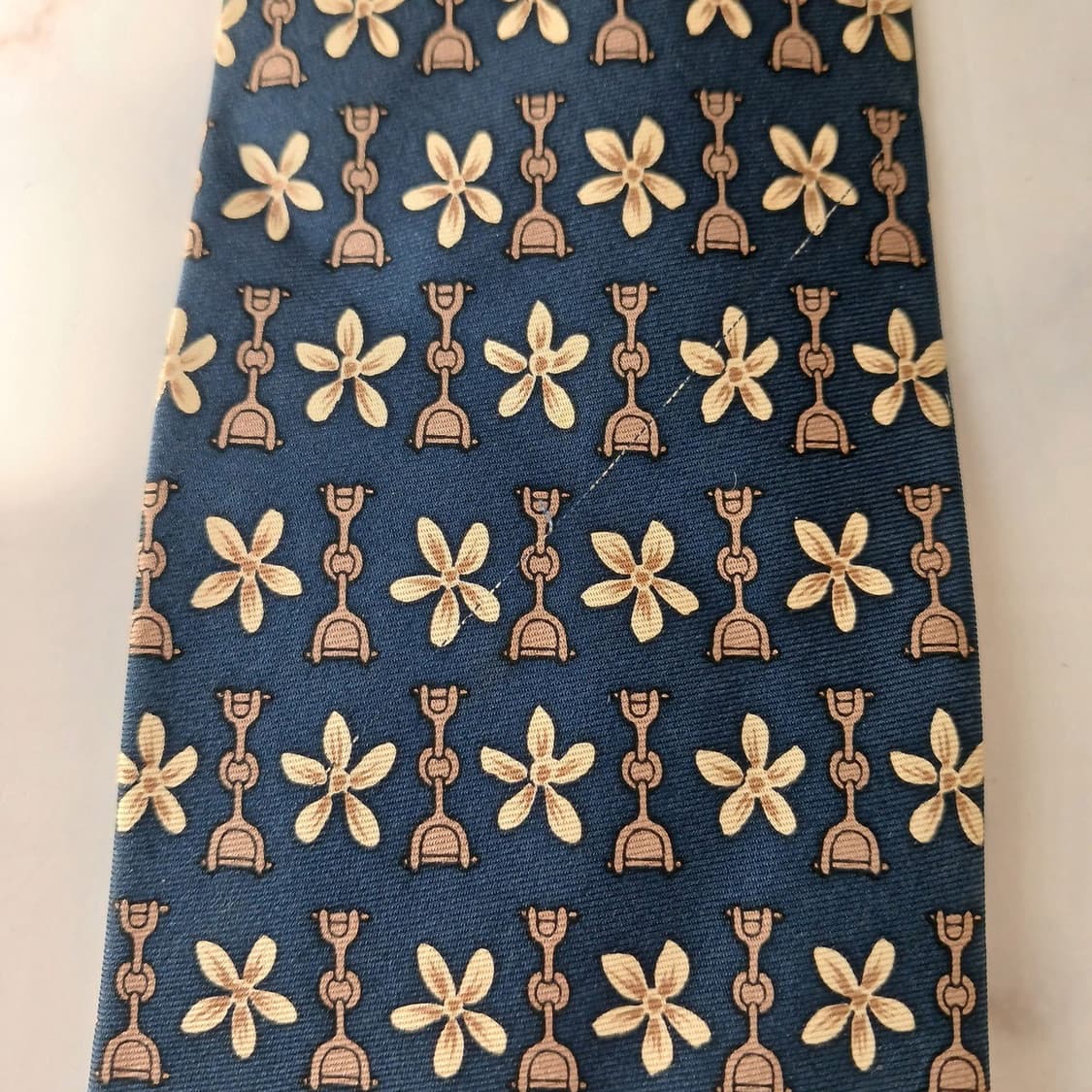 아쿠아스큐텀 실크 네이비 플라워 패턴 넥타이 10cm A등급 A19365 상품이미지9