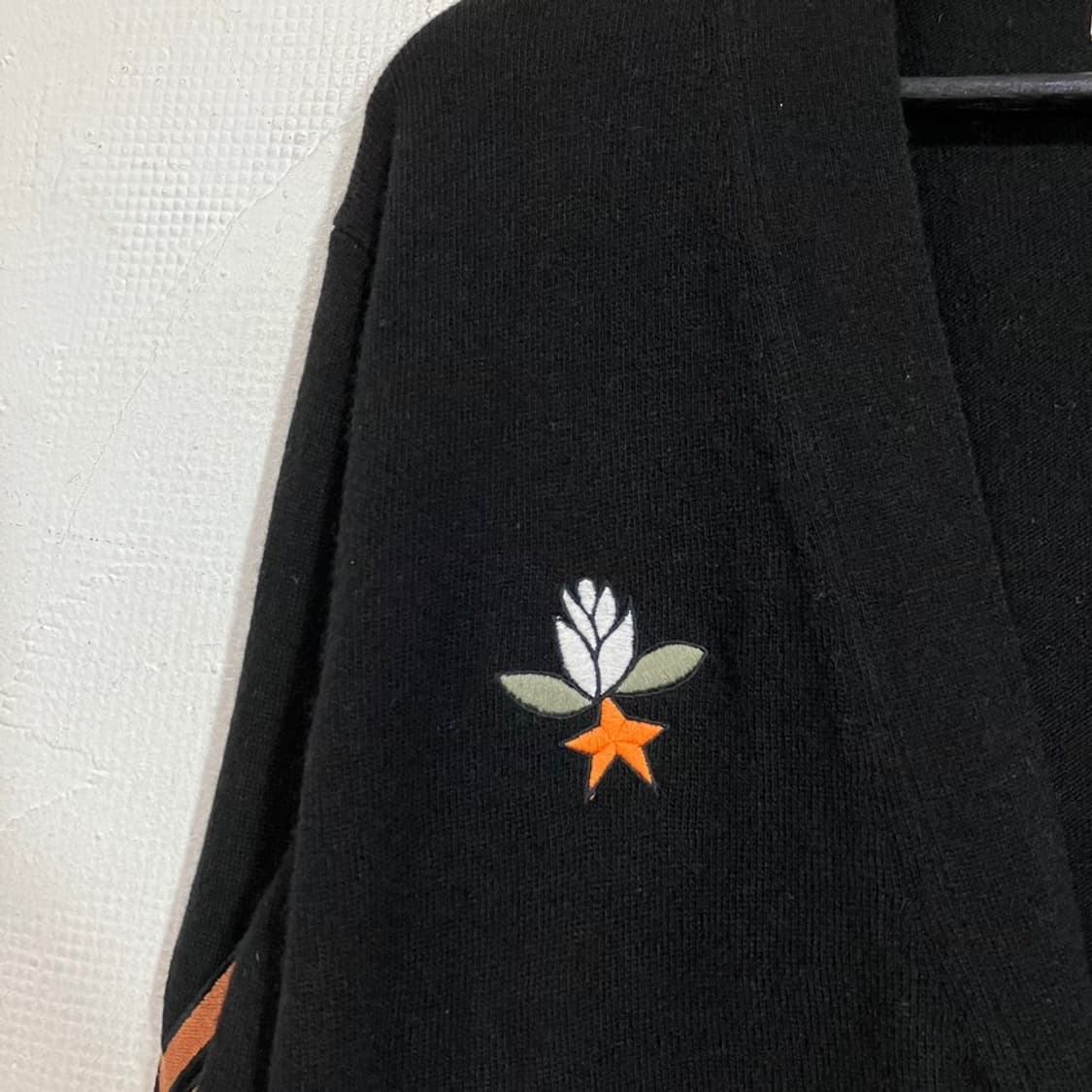 더 에디터 패치 니트 가디건 상품이미지5