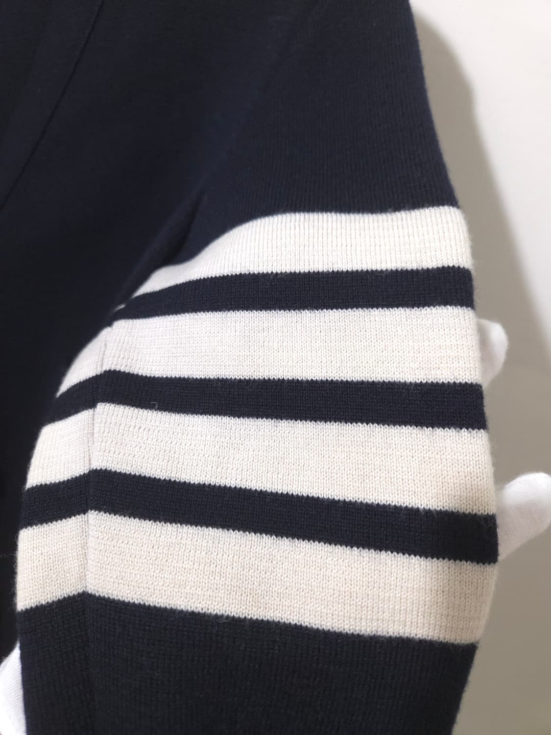 톰브라운 밀라노스티치 여성 금장 가디건 40 Size 상품이미지4