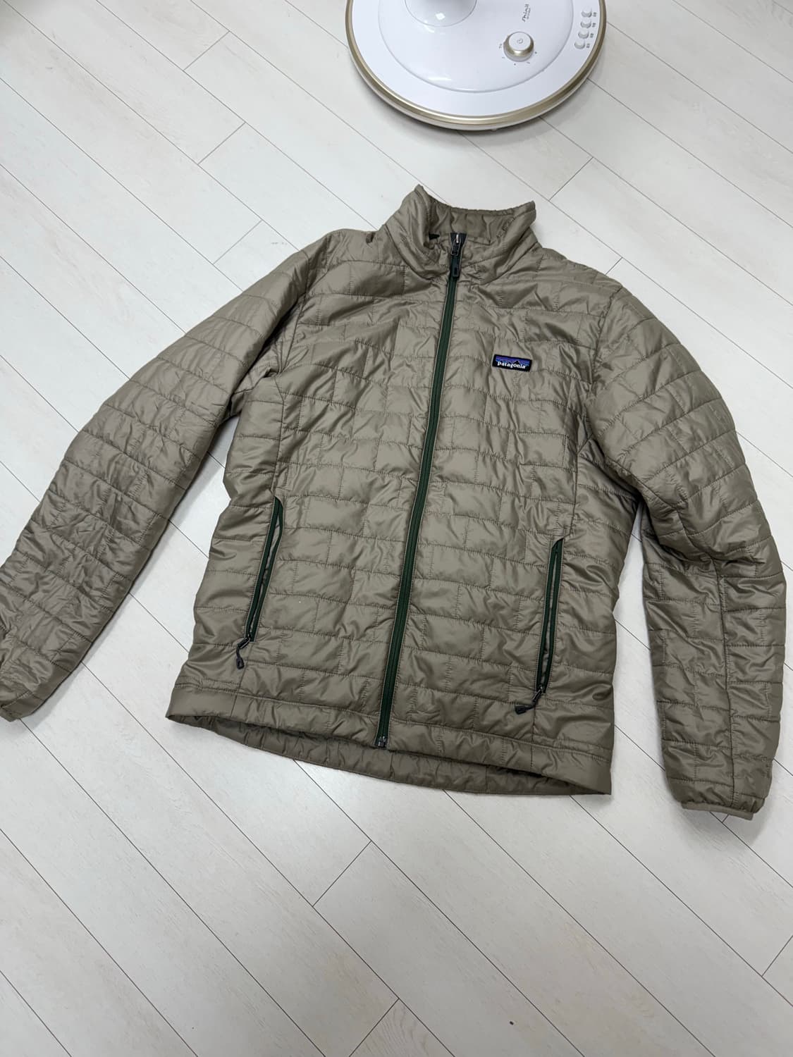 25년 파타고니아 나노 퍼프 M 사이즈  상태 9.7/10  사진찍고 절 상품이미지1