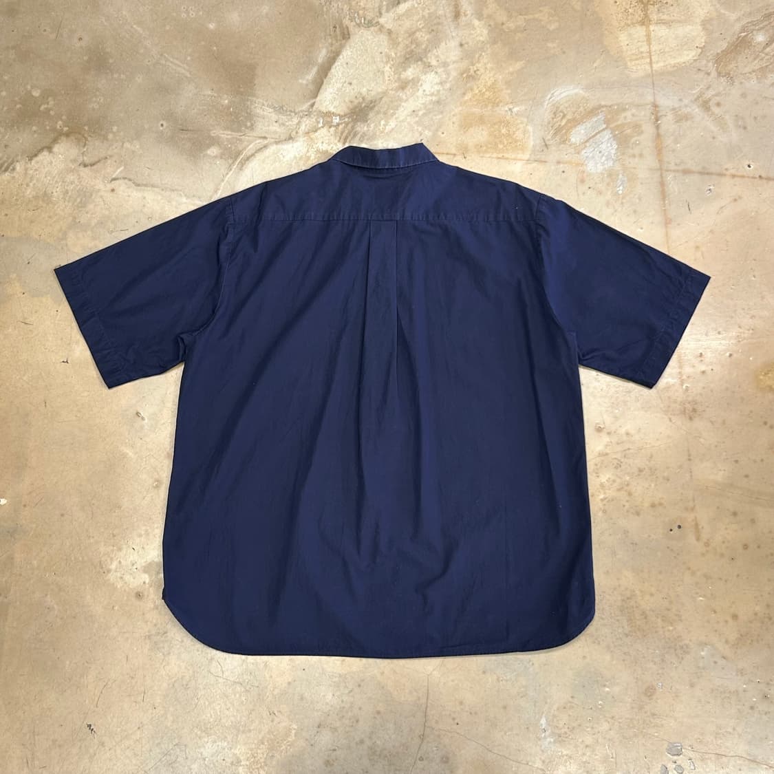 42 단톤 네이비 반팔 셔츠 상품이미지3